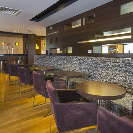 Holiday Inn Express London - Epsom Downs By Ihg Exterior foto
