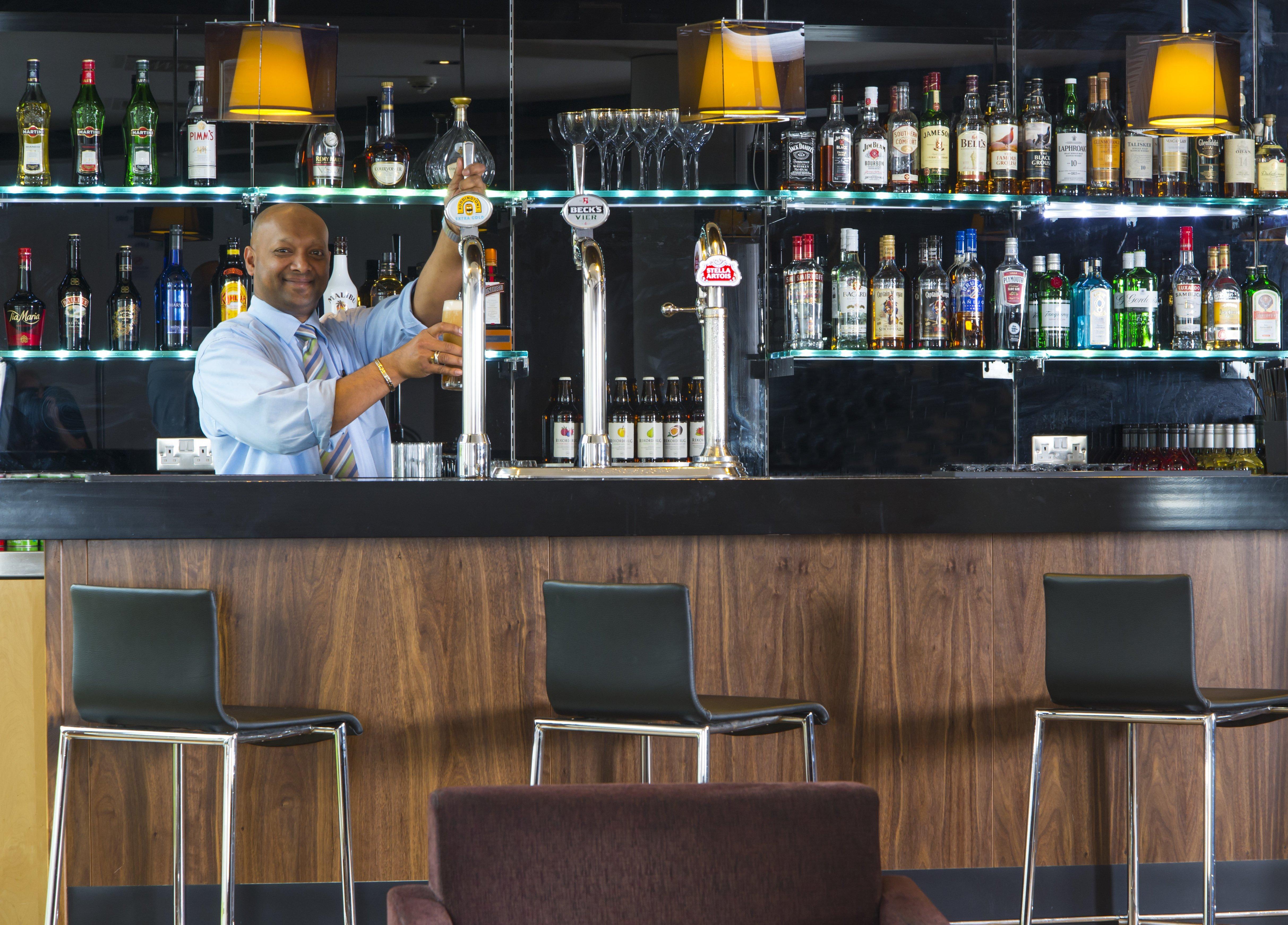 Holiday Inn Express London - Epsom Downs By Ihg Exterior foto