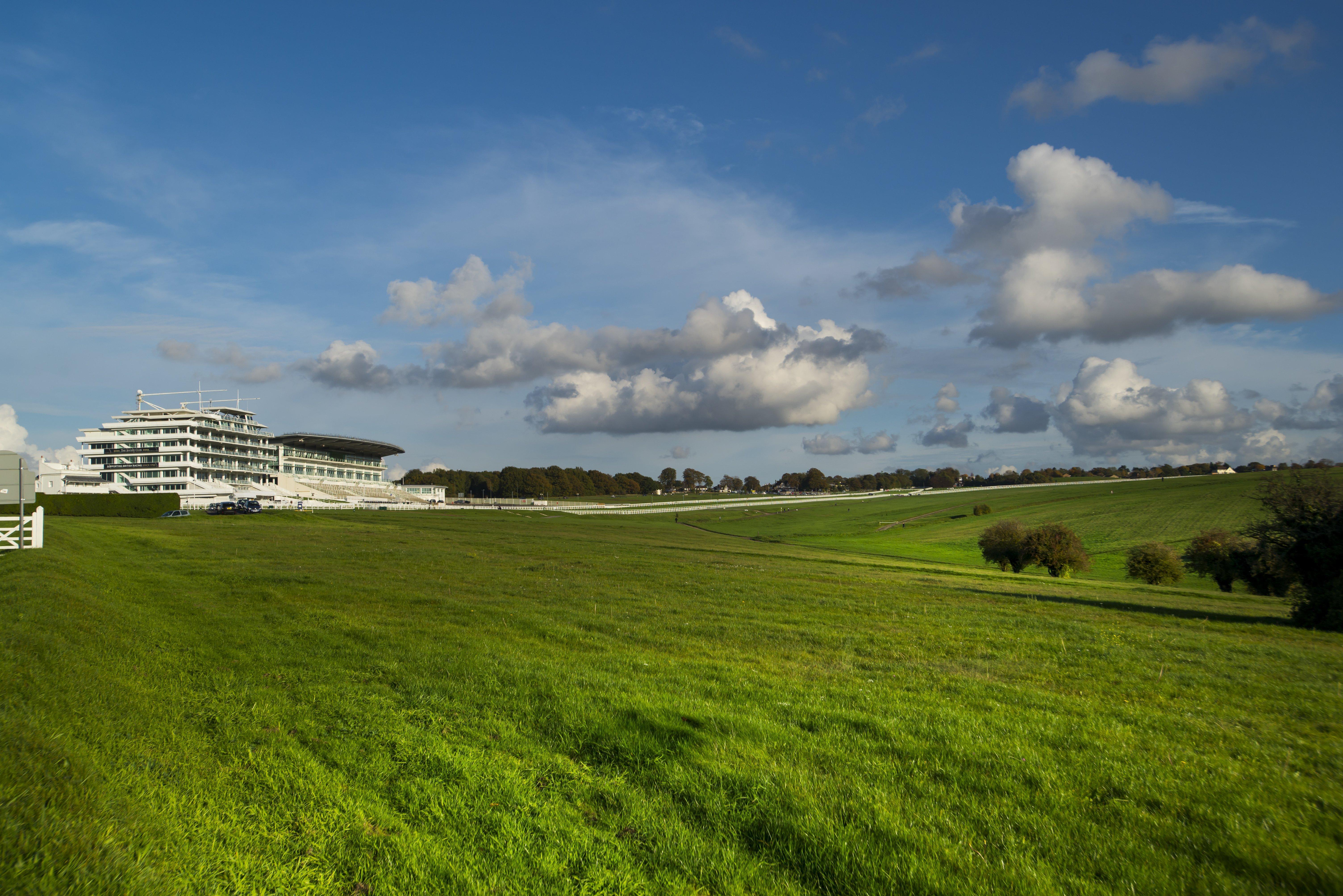 Holiday Inn Express London - Epsom Downs By Ihg Exterior foto